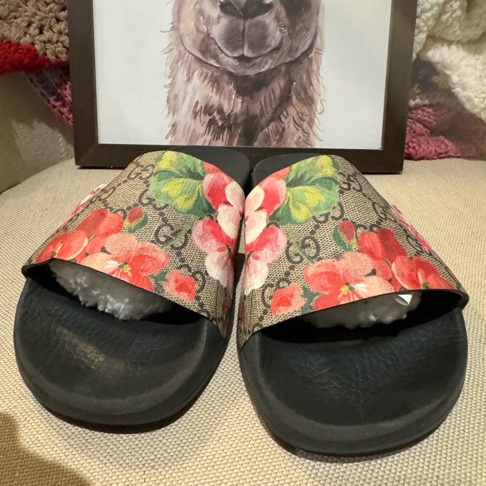 Slides size 38